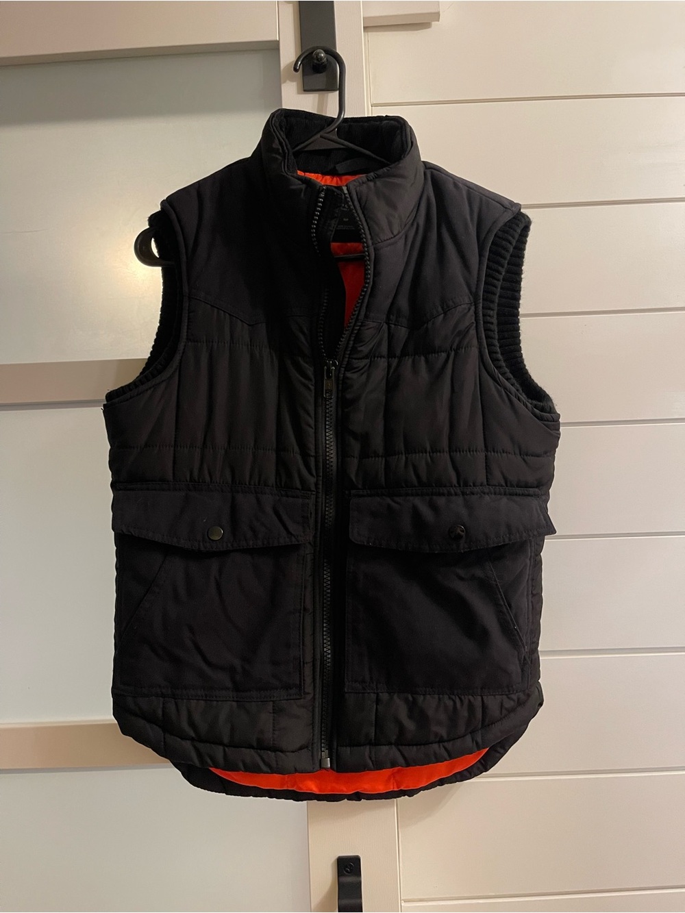 Aeropostale Men’s Black Puffer Vest with Orange Lining
